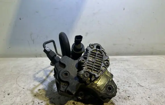 Volvo V70 Fuel injection high pressure pump 0445010043 011967 8689590