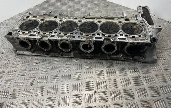 BMW 3 F30 F35 F31 Engine head 7812929