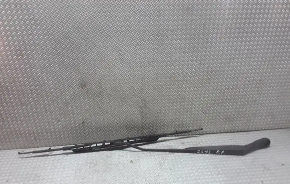 Nissan Primera Front wiper blade arm