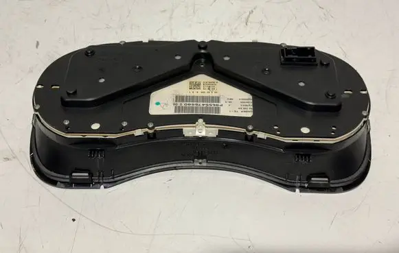 Speedometer (instrument cluster)