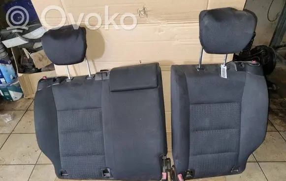 Mitsubishi Outlander Second row seats