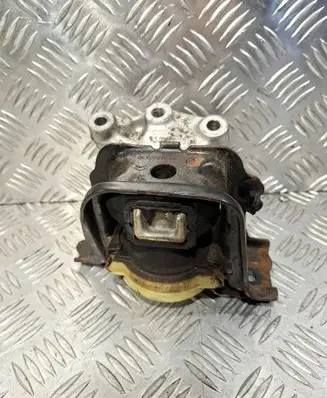 Engine mount bracket