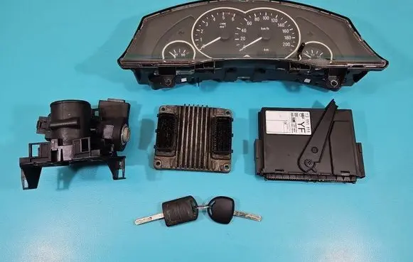 Opel Meriva A Engine control unit/module ECU 12249828 IMPRK1488521