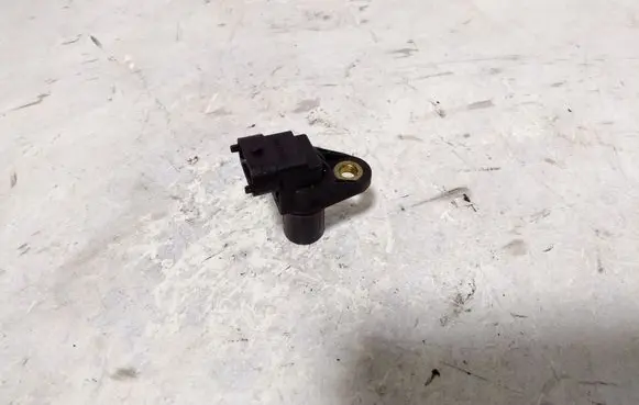 Mercedes-Benz ML W164 Camshaft position sensor A0051531328