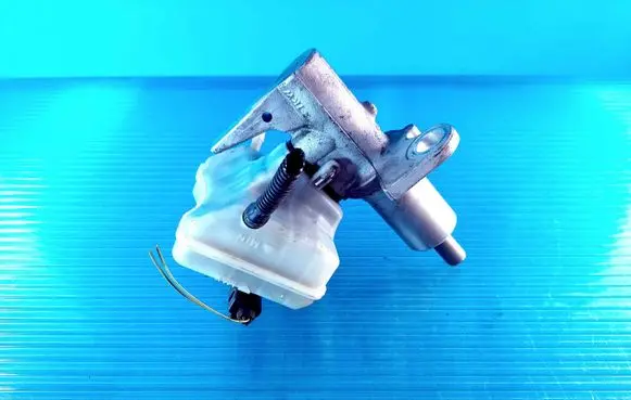 Audi A4 S4 B8 8K Master brake cylinder 8K0611301A