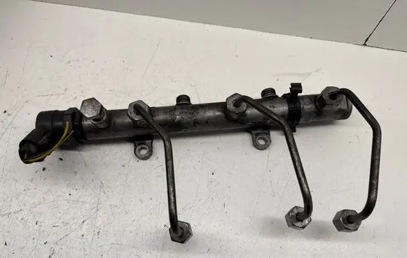 Audi A4 S4 B7 8E 8H Fuel main line pipe 059130090AA