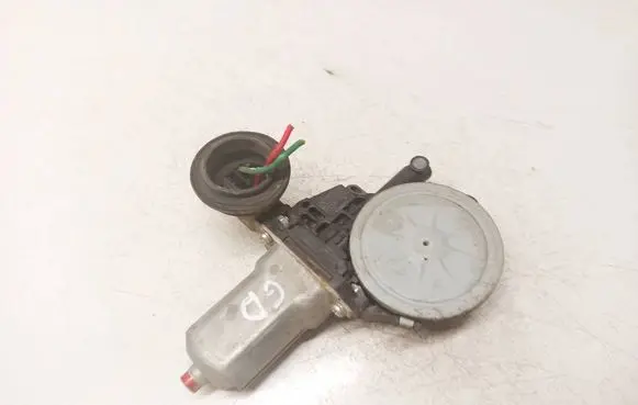Toyota RAV 4 (XA30) Rear door window regulator motor 8572035140