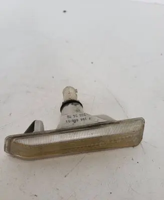 BMW 3 E36 Front fender indicator light 8382104