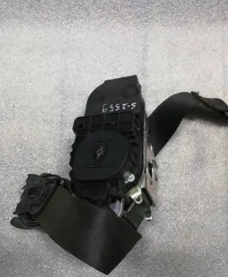 Mercedes-Benz R W251 Front seatbelt 33033476