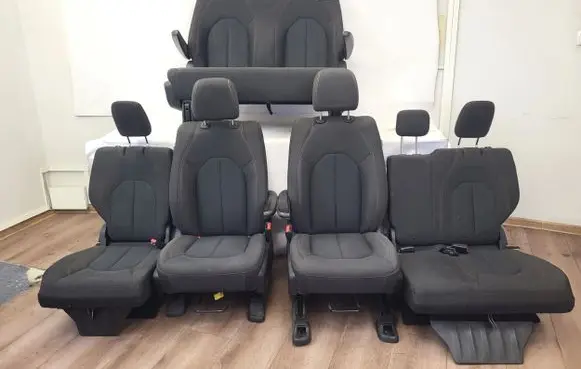 Chrysler Pacifica Seat set 