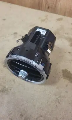 Mercedes-Benz C W205 Dash center air vent grill A2058300201