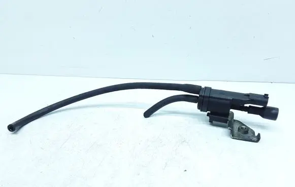 Mercedes-Benz E W212 Vacuum valve 0025401497