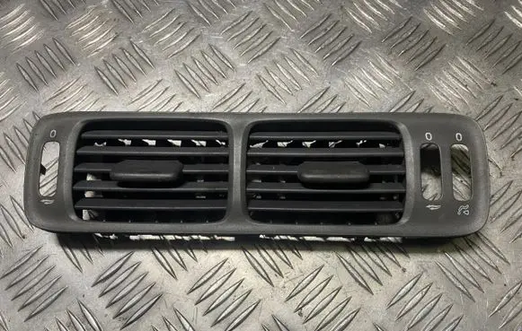 Volvo V70 Dash center air vent grill 9481651