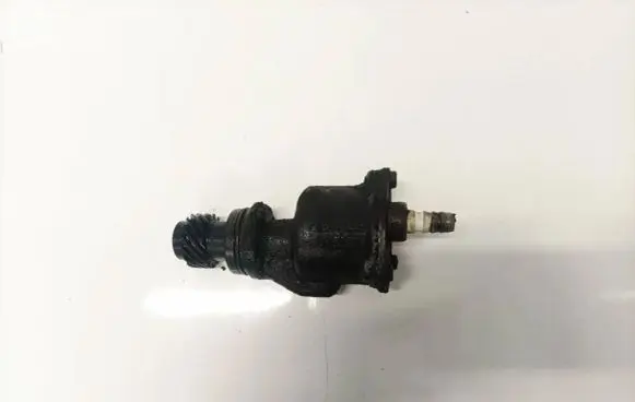 Volkswagen PASSAT B3 Vacuum pump 028207a