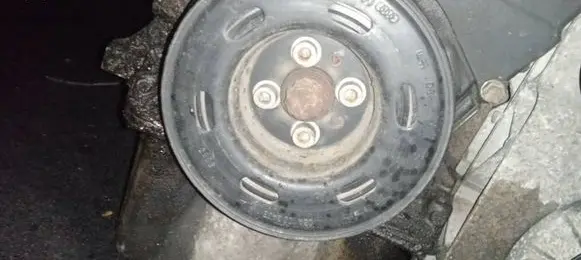 Volkswagen PASSAT B6 Crankshaft pulley