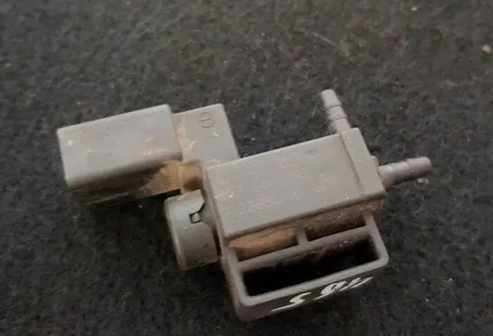 Audi A3 S3 A3 Sportback 8P Vacuum valve 037906283C