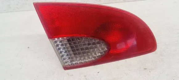 Toyota Avensis T220 Tailgate rear/tail lights 23300102