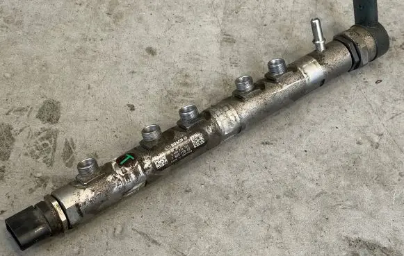 BMW 3 E92 E93 Fuel main line pipe 7809128 289100L1 0445214183