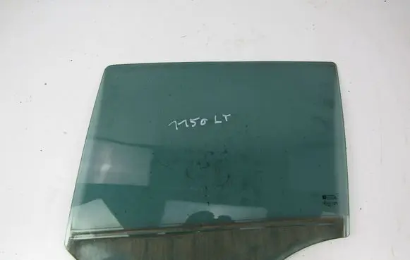 Opel Zafira B Rear door window glass 