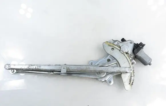 Suzuki SX4 Front door window regulator with motor 8353063J00