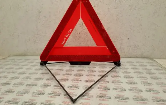 Volkswagen PASSAT B6 Emergency warning sign 3C5860251