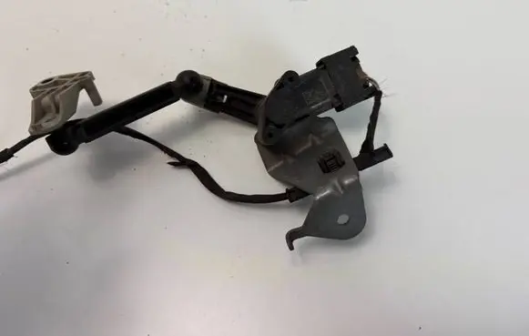 BMW i4 Headlight/headlamp level sensor 6895649 6895466