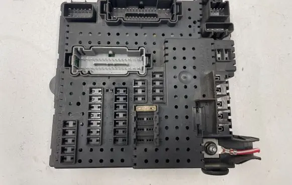 Volvo XC90 Fuse module 8676391 12217799 04W503