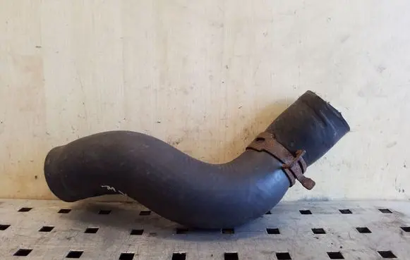 Toyota RAV 4 (XA30) Engine coolant pipe/hose
