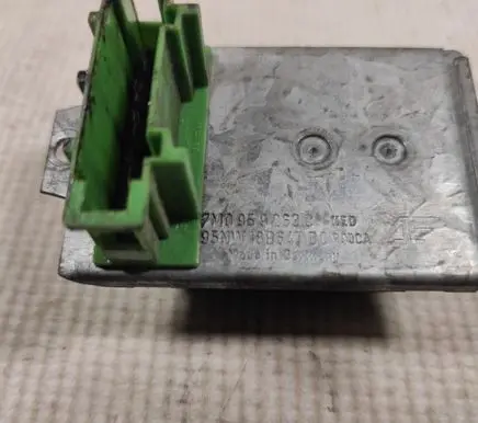 Coolant fan relay