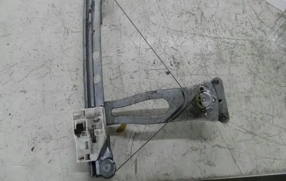Citroen C3 Rear door manual window regulator 963981738