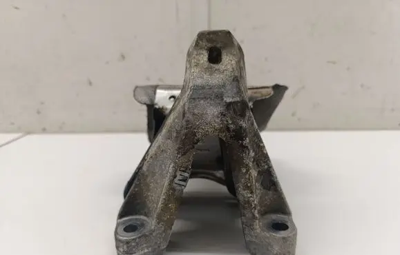 Audi A7 S7 4G Engine mounting bracket