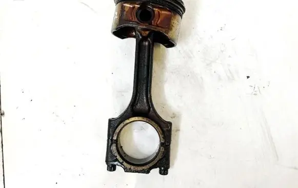 Volvo V70 Piston with connecting rod