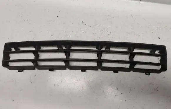 Volkswagen Golf IV Front bumper lower grill 1J0853677D