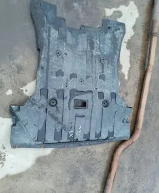 BMW X3 F25 Engine splash shield/under tray 51164310
