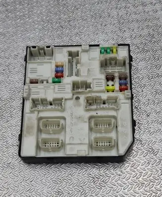 Renault Scenic III - Grand scenic III Fuse module 284B66079R USM2010 521001E01