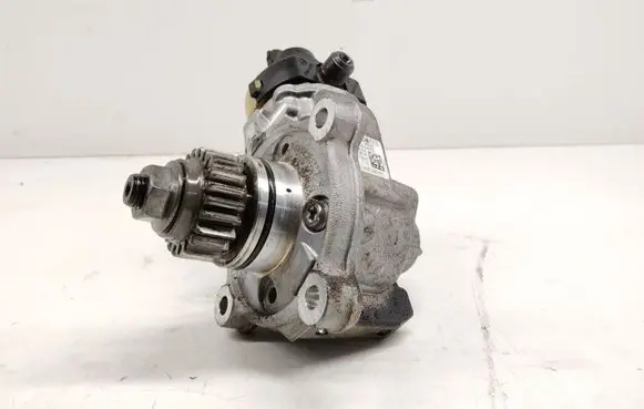 Mercedes-Benz Vito Viano W447 Fuel injection high pressure pump 167006205R 0445010799 1910160849
