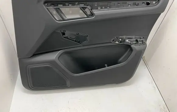 Porsche Macan (95B) Front door card panel trim 95B867012