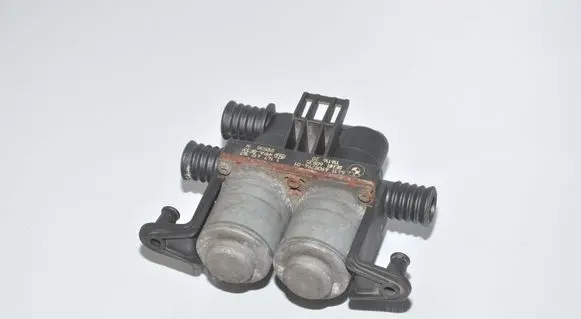 BMW 7 E65 E66 Coolant heater control valve 6908294 1147412167