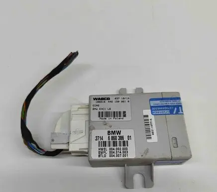 BMW 5 F10 F11 Air suspension control unit module (rear) 6860386
