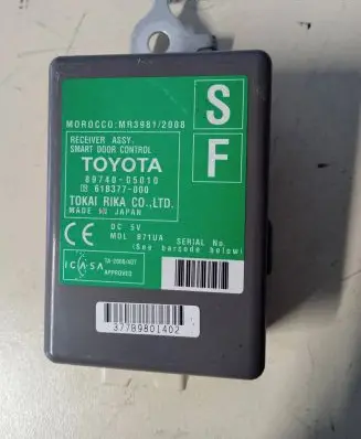 Toyota Avensis T270 Door control unit/module 8974005010