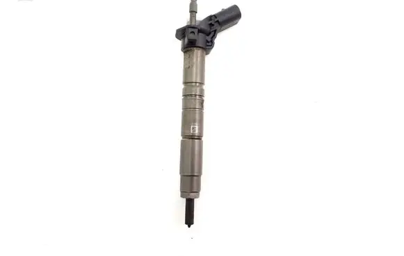 Mercedes-Benz E C207 W207 Fuel injector A6420701187