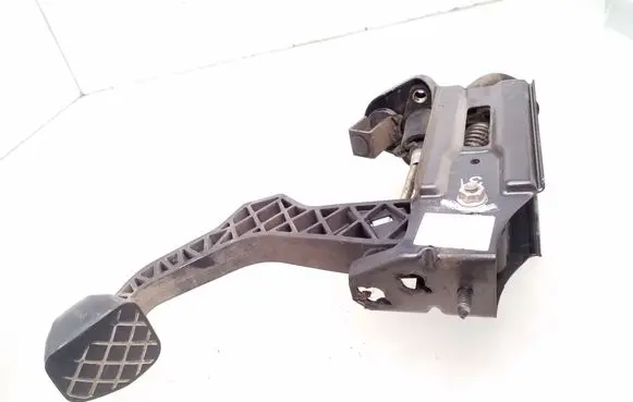 Volkswagen Golf IV Clutch pedal 1J1721059Q 1J1721388A