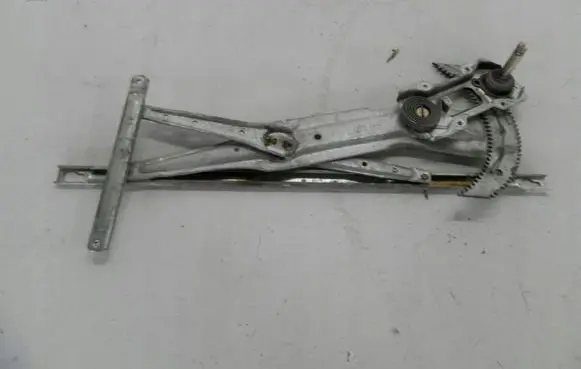 Honda Civic Front door manual window regulator 