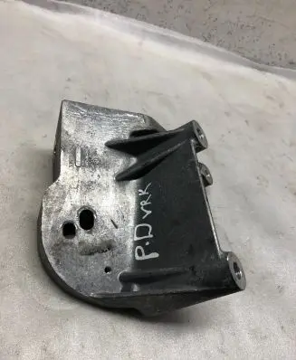 Volvo V40 Cross country Engine mounting bracket 31359637