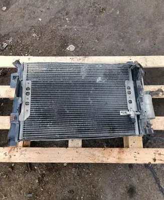 Mercedes-Benz Vaneo W414 Radiator support slam panel
