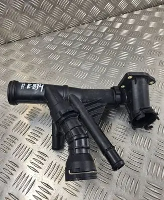 Volkswagen Golf VII Engine coolant pipe/hose 04L121071E