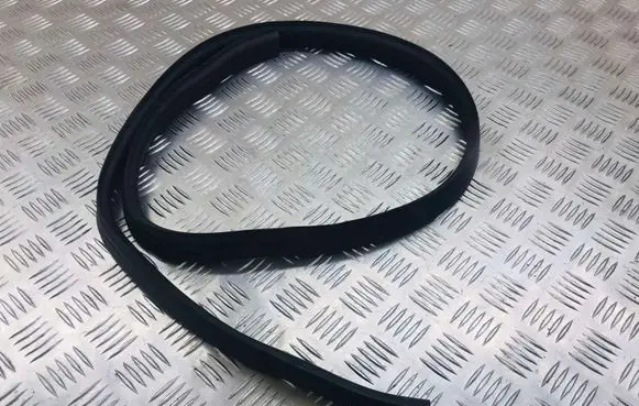 Mercedes-Benz E W211 Engine compartment rubber 