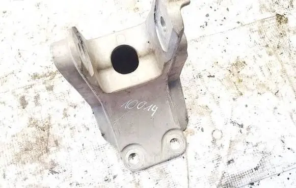 Nissan Leaf I (ZE0) Engine mounting bracket