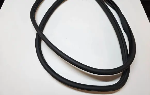 Jeep Grand Cherokee WL Front door rubber seal