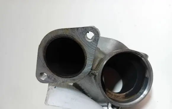 Nissan Navara D40 Throttle body valve NAVARA D40 PATHFINDER R51 PODSTAWA PRZEPUSTNICY SILNIKA